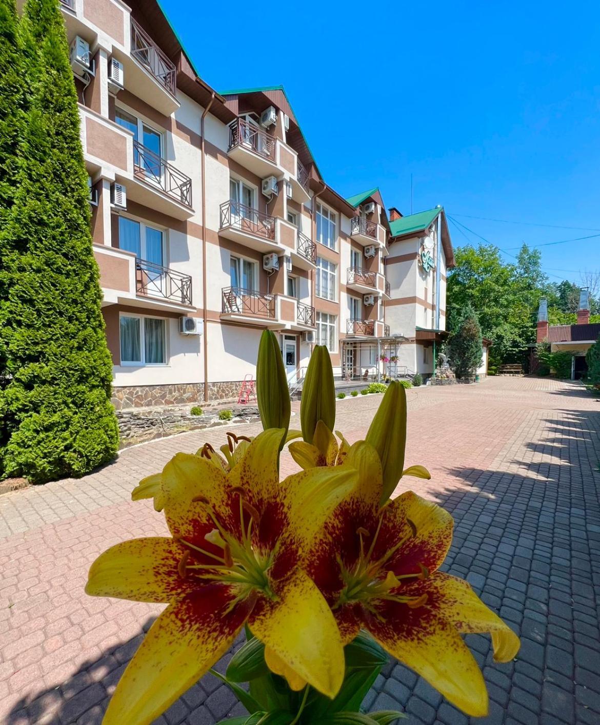 Lileya Hotel Polyana  Exterior photo