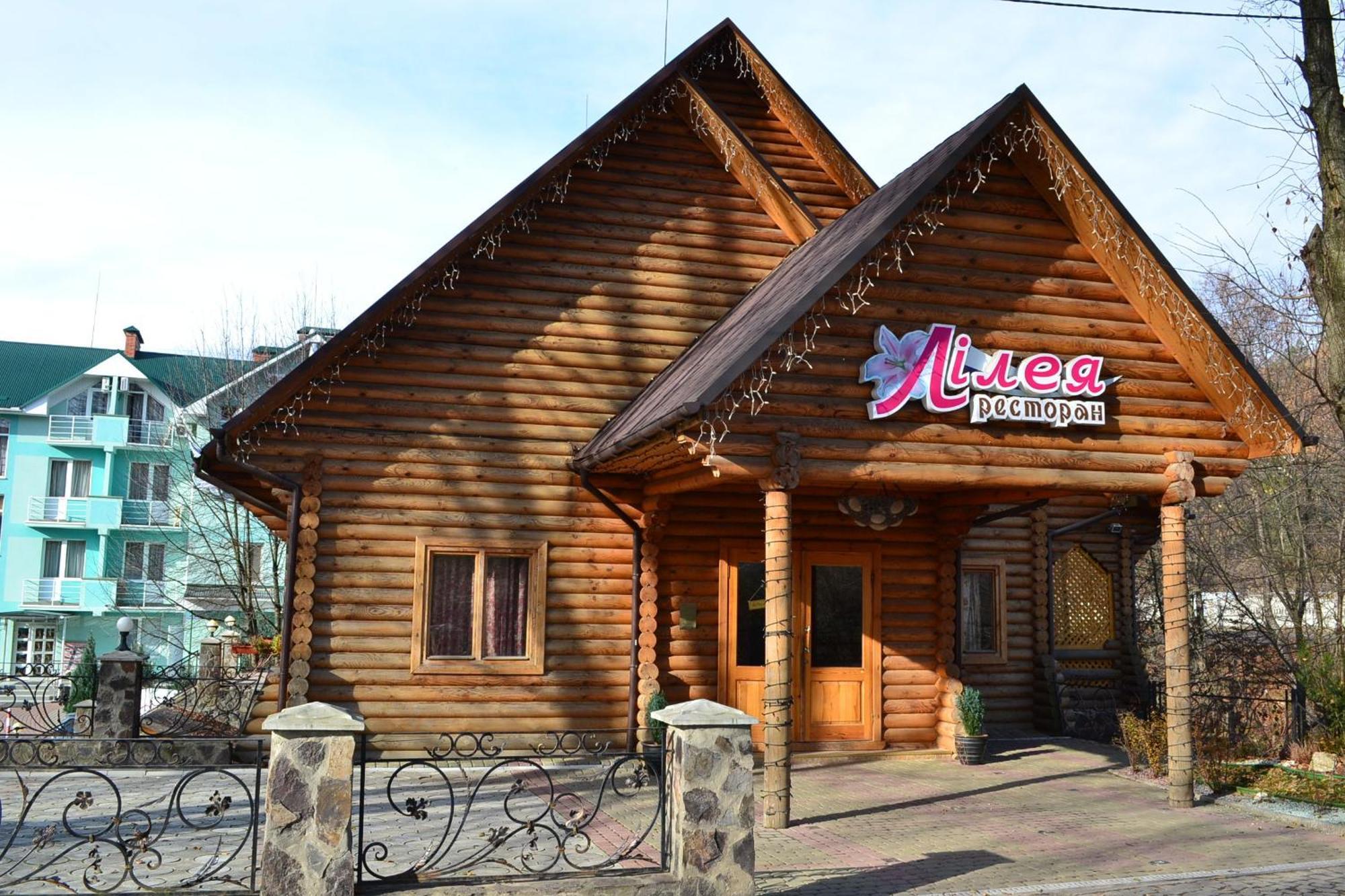 Lileya Hotel Polyana  Exterior photo